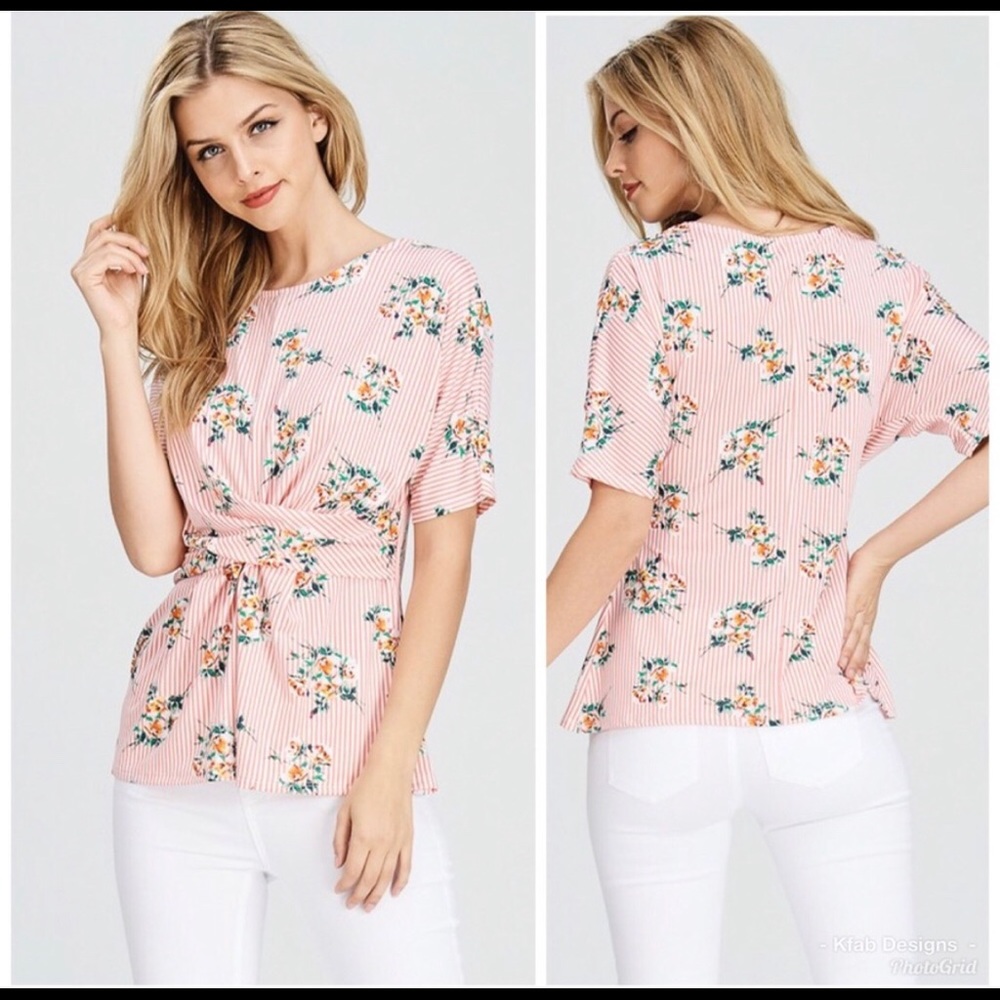💕HOST PICK💕 Drape Detail Center Knot Top